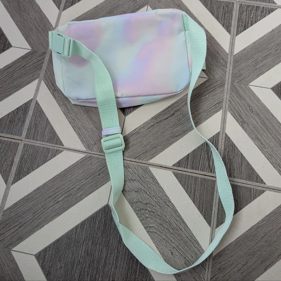 Pura Vida Pastel Tye Dye Fanny Pack - Picture 6 of 7